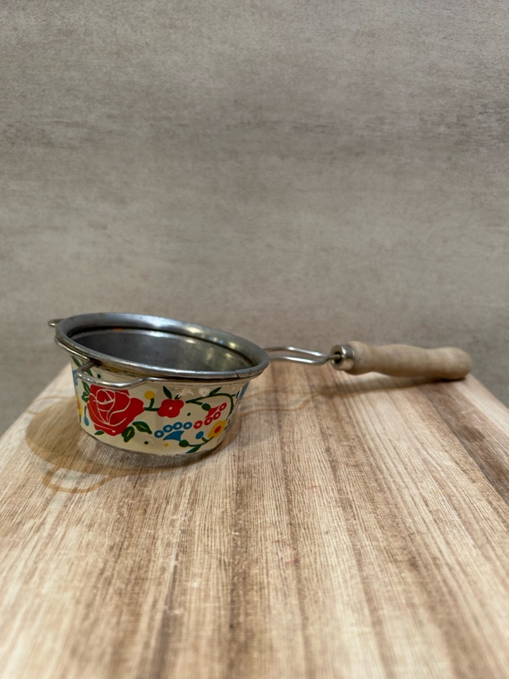 VTG 1950’s Miracle Gem Small Floral Sifter Strainer